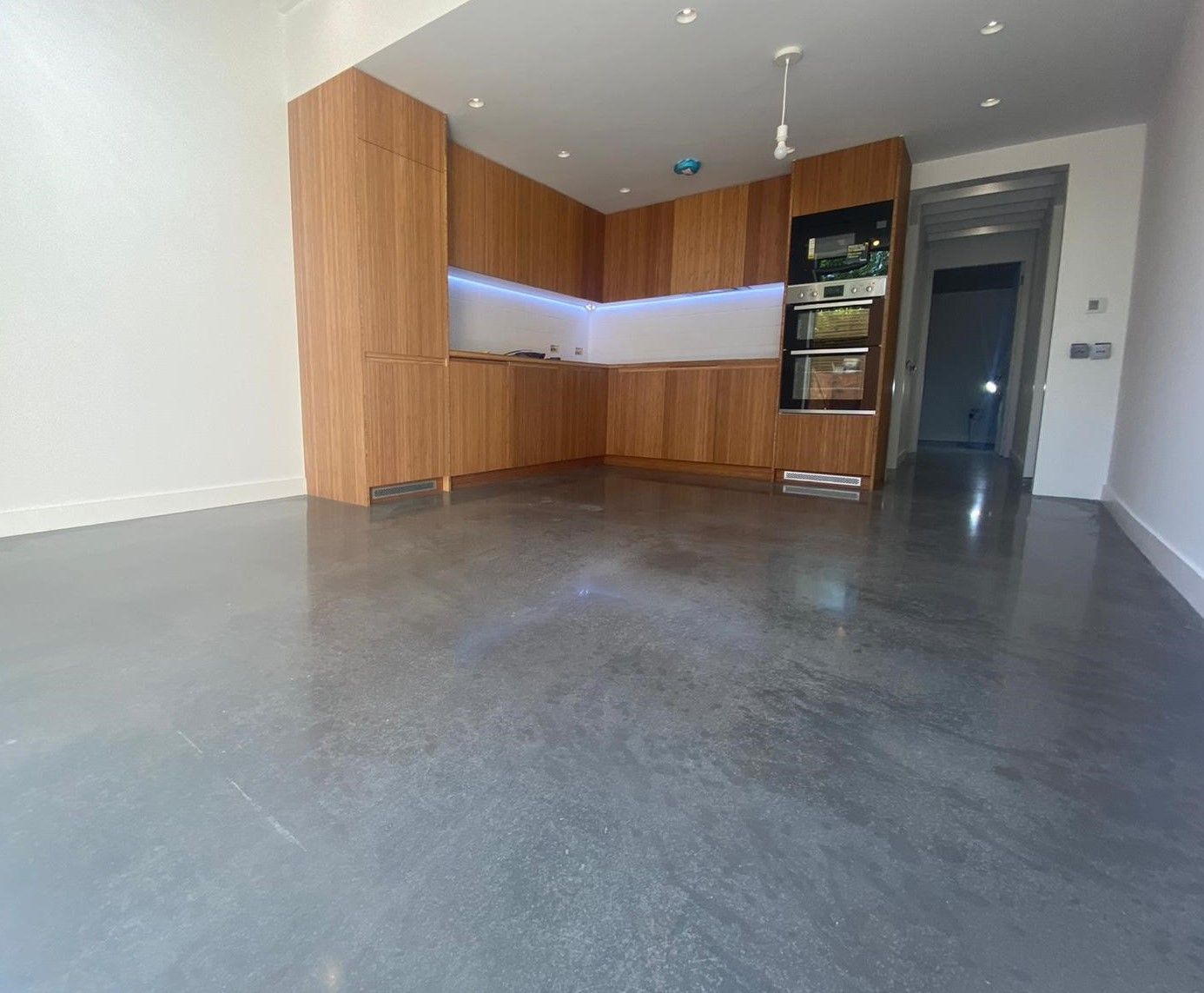 Epoxy Garage Flooring London for Long Lasting Garage Floors